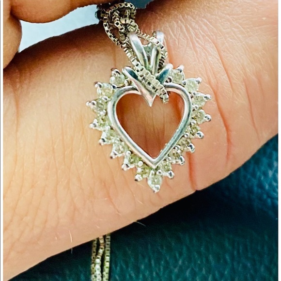 Genuine White Gold Diamond Heart Necklace - Picture 2 of 2